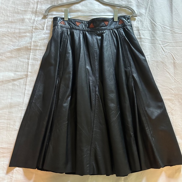Italian Leather Full skirt - Picture 1 of 7